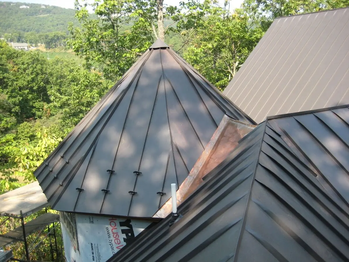 Professional Roof Tarp Installation by Craftsman Roofing in Frankfort Center